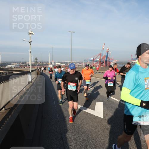 03.10.2025 - Köhlbrandbrückenlauf Yannick Fuchs http://msf.ph/oto/9174613 03.10.2025 08:43:30 Position 2 1369, 73, 2776 meine-sportfotos.de
