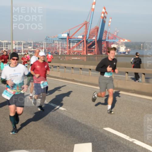 03.10.2025 - Köhlbrandbrückenlauf Yannick Fuchs http://msf.ph/oto/9174635 03.10.2025 08:43:34 Position 2  meine-sportfotos.de