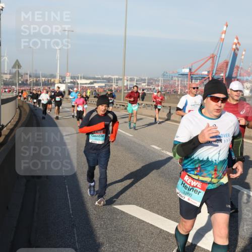 03.10.2025 - Köhlbrandbrückenlauf Yannick Fuchs http://msf.ph/oto/9174645 03.10.2025 08:43:36 Position 2 2805, 3280 meine-sportfotos.de