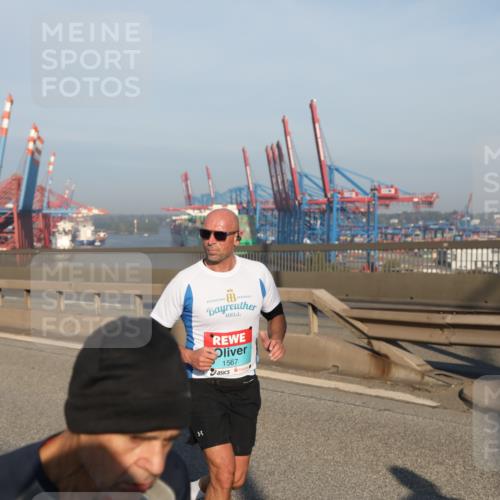 03.10.2025 - Köhlbrandbrückenlauf Yannick Fuchs http://msf.ph/oto/9174654 03.10.2025 08:43:37 Position 2 1567 meine-sportfotos.de