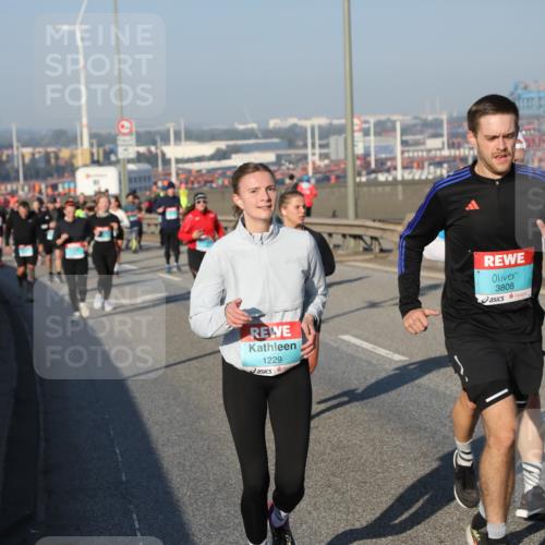 03.10.2025 - Köhlbrandbrückenlauf Yannick Fuchs http://msf.ph/oto/9174692 03.10.2025 08:43:43 Position 2 1229, 3808 meine-sportfotos.de