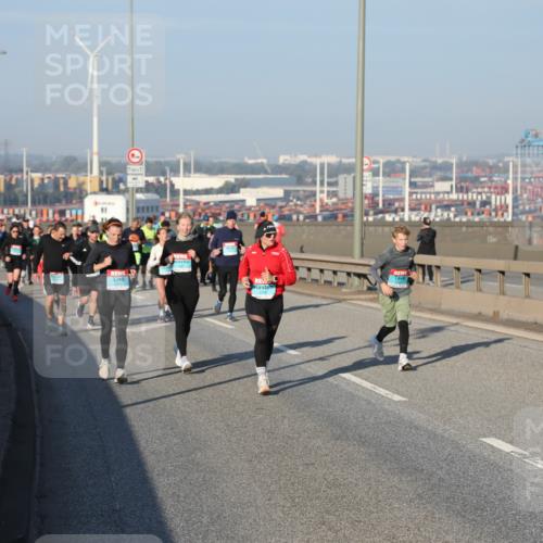 03.10.2025 - Köhlbrandbrückenlauf Yannick Fuchs http://msf.ph/oto/9174713 03.10.2025 08:43:45 Position 2  meine-sportfotos.de