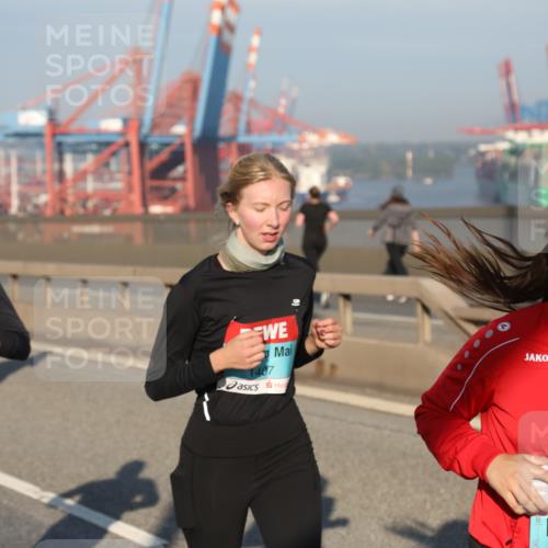 03.10.2025 - Köhlbrandbrückenlauf Yannick Fuchs http://msf.ph/oto/9174736 03.10.2025 08:43:52 Position 2 1656, 1407, 2189 meine-sportfotos.de