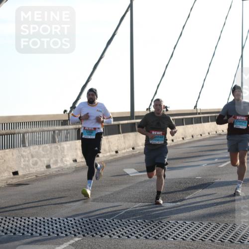 03.10.2025 - Köhlbrandbrückenlauf Yannick Fuchs http://msf.ph/oto/9174743 03.10.2025 08:23:07 Position 1 3340, 1142 meine-sportfotos.de