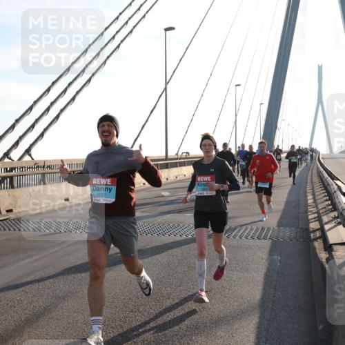 03.10.2025 - Köhlbrandbrückenlauf Yannick Fuchs http://msf.ph/oto/9174764 03.10.2025 08:23:09 Position 1 1237, 1258 meine-sportfotos.de