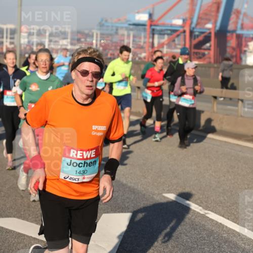 03.10.2025 - Köhlbrandbrückenlauf Yannick Fuchs http://msf.ph/oto/9174772 03.10.2025 08:43:57 Position 2 1430 meine-sportfotos.de