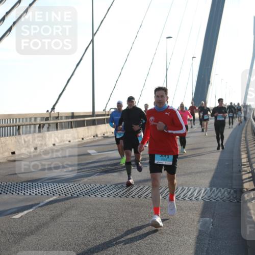 03.10.2025 - Köhlbrandbrückenlauf Yannick Fuchs http://msf.ph/oto/9174773 03.10.2025 08:23:10 Position 1 3525 meine-sportfotos.de