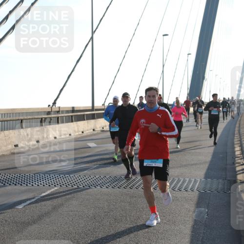 03.10.2025 - Köhlbrandbrückenlauf Yannick Fuchs http://msf.ph/oto/9174775 03.10.2025 08:23:11 Position 1 3525 meine-sportfotos.de