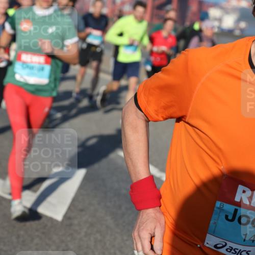 03.10.2025 - Köhlbrandbrückenlauf Yannick Fuchs http://msf.ph/oto/9174778 03.10.2025 08:43:57 Position 2 1430 meine-sportfotos.de