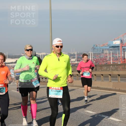 03.10.2025 - Köhlbrandbrückenlauf Yannick Fuchs http://msf.ph/oto/9174784 03.10.2025 08:44:12 Position 2 343, 0, 2821, 2942 meine-sportfotos.de