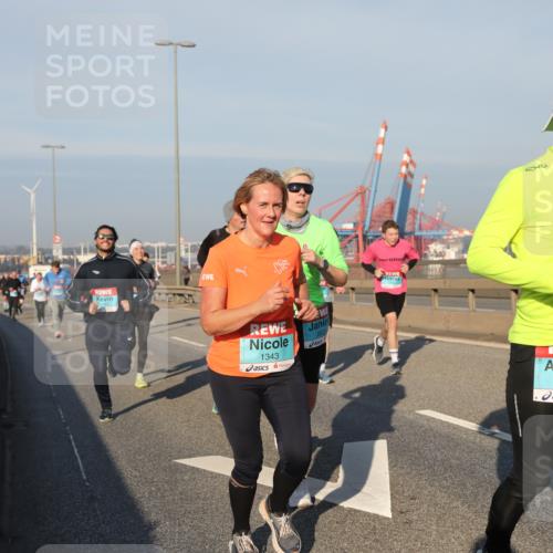 03.10.2025 - Köhlbrandbrückenlauf Yannick Fuchs http://msf.ph/oto/9174797 03.10.2025 08:44:14 Position 2 1343, 2942 meine-sportfotos.de