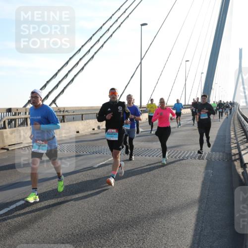 03.10.2025 - Köhlbrandbrückenlauf Yannick Fuchs http://msf.ph/oto/9174798 03.10.2025 08:23:13 Position 1 2709, 1167 meine-sportfotos.de