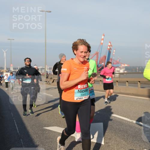 03.10.2025 - Köhlbrandbrückenlauf Yannick Fuchs http://msf.ph/oto/9174799 03.10.2025 08:44:14 Position 2 1343, 2821, 2942 meine-sportfotos.de