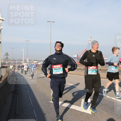 03.10.2025 - Köhlbrandbrückenlauf Yannick Fuchs http://msf.ph/oto/9174804 03.10.2025 08:44:15 Position 2 2950, 3380 meine-sportfotos.de