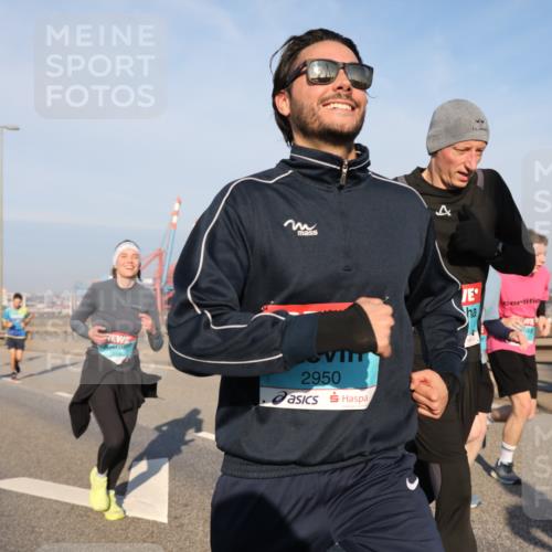 03.10.2025 - Köhlbrandbrückenlauf Yannick Fuchs http://msf.ph/oto/9174812 03.10.2025 08:44:16 Position 2 1683, 2950 meine-sportfotos.de