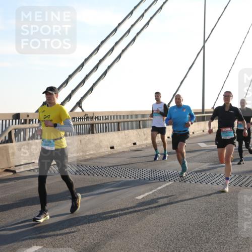 03.10.2025 - Köhlbrandbrückenlauf Yannick Fuchs http://msf.ph/oto/9174819 03.10.2025 08:23:16 Position 1  meine-sportfotos.de