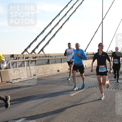03.10.2025 - Köhlbrandbrückenlauf Yannick Fuchs http://msf.ph/oto/9174826 03.10.2025 08:23:16 Position 1 3332 meine-sportfotos.de