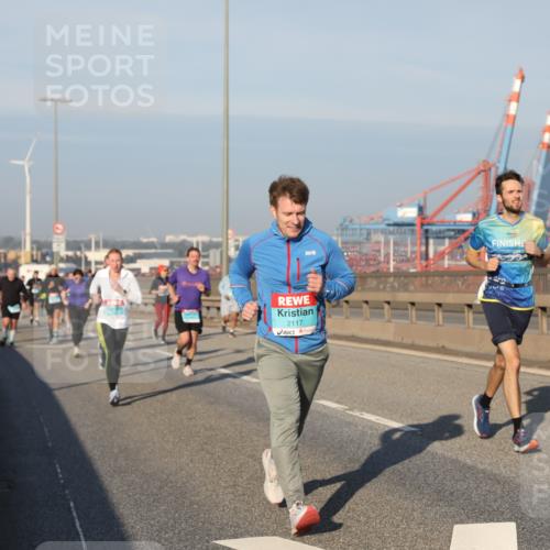 03.10.2025 - Köhlbrandbrückenlauf Yannick Fuchs http://msf.ph/oto/9174831 03.10.2025 08:44:19 Position 2 2117 meine-sportfotos.de