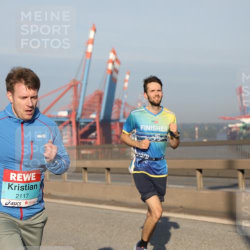 03.10.2025 - Köhlbrandbrückenlauf Yannick Fuchs http://msf.ph/oto/9174837 03.10.2025 08:44:20 Position 2 2117 meine-sportfotos.de