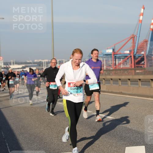 03.10.2025 - Köhlbrandbrückenlauf Yannick Fuchs http://msf.ph/oto/9174855 03.10.2025 08:44:22 Position 2 1742 meine-sportfotos.de