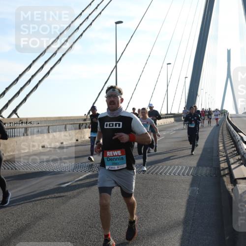 03.10.2025 - Köhlbrandbrückenlauf Yannick Fuchs http://msf.ph/oto/9174864 03.10.2025 08:23:21 Position 1 2880 meine-sportfotos.de