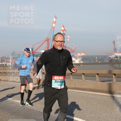 03.10.2025 - Köhlbrandbrückenlauf Yannick Fuchs http://msf.ph/oto/9174871 03.10.2025 08:44:24 Position 2 1873 meine-sportfotos.de