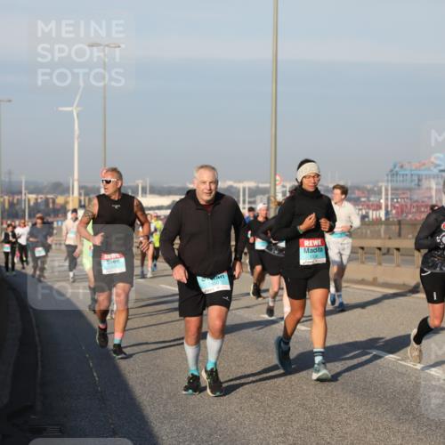 03.10.2025 - Köhlbrandbrückenlauf Yannick Fuchs http://msf.ph/oto/9174882 03.10.2025 08:44:26 Position 2 1450 meine-sportfotos.de