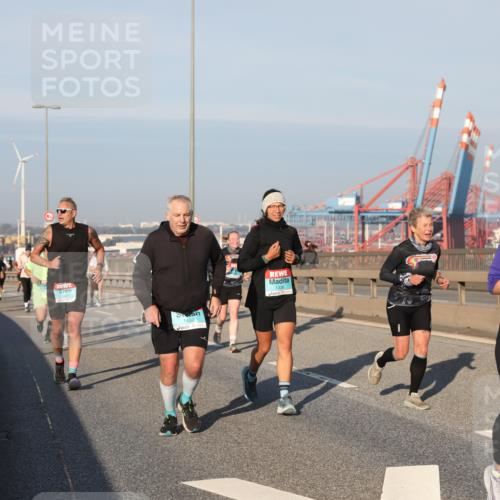 03.10.2025 - Köhlbrandbrückenlauf Yannick Fuchs http://msf.ph/oto/9174890 03.10.2025 08:44:27 Position 2 1450, 1338, 670 meine-sportfotos.de