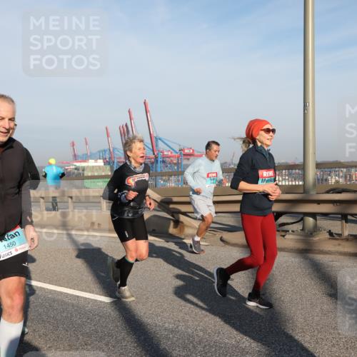 03.10.2025 - Köhlbrandbrückenlauf Yannick Fuchs http://msf.ph/oto/9174904 03.10.2025 08:44:28 Position 2 1450 meine-sportfotos.de