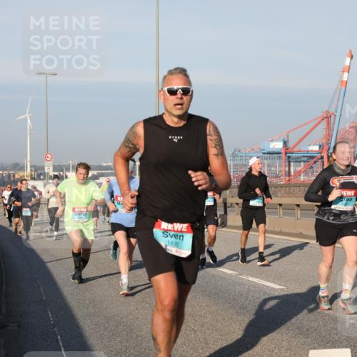 03.10.2025 - Köhlbrandbrückenlauf Yannick Fuchs http://msf.ph/oto/9174913 03.10.2025 08:44:29 Position 2 1435 meine-sportfotos.de