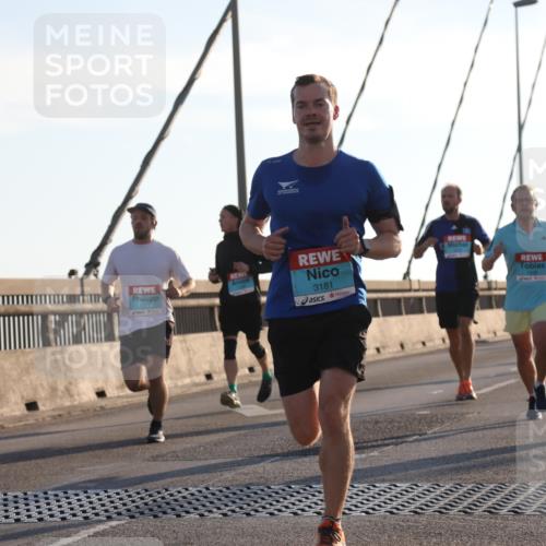 03.10.2025 - Köhlbrandbrückenlauf Yannick Fuchs http://msf.ph/oto/9174933 03.10.2025 08:23:35 Position 1 3181 meine-sportfotos.de