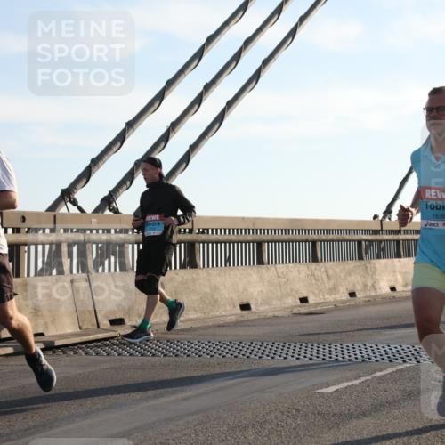 03.10.2025 - Köhlbrandbrückenlauf Yannick Fuchs http://msf.ph/oto/9174951 03.10.2025 08:23:37 Position 1 1271, 1639 meine-sportfotos.de
