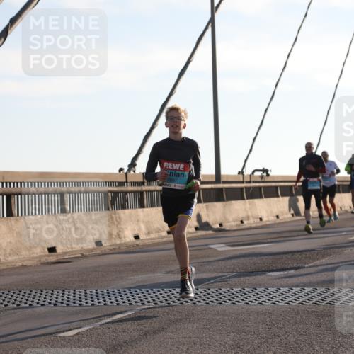 03.10.2025 - Köhlbrandbrückenlauf Yannick Fuchs http://msf.ph/oto/9174962 03.10.2025 08:23:39 Position 1 2997 meine-sportfotos.de