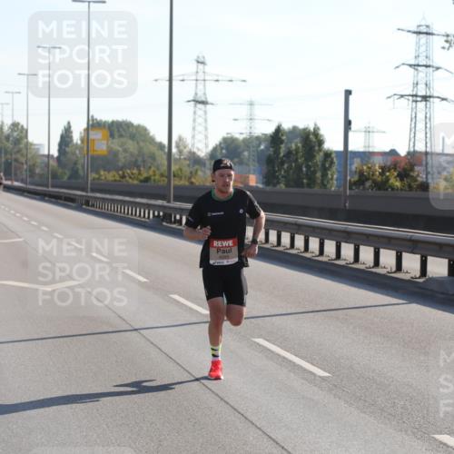 03.10.2025 - Köhlbrandbrückenlauf Yannick Fuchs http://msf.ph/oto/9174970 03.10.2025 11:10:21 Position 3 6099 meine-sportfotos.de