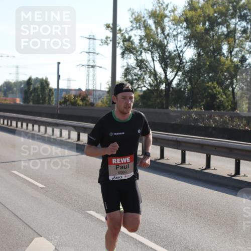 03.10.2025 - Köhlbrandbrückenlauf Yannick Fuchs http://msf.ph/oto/9174981 03.10.2025 11:10:22 Position 3 96, 6099 meine-sportfotos.de