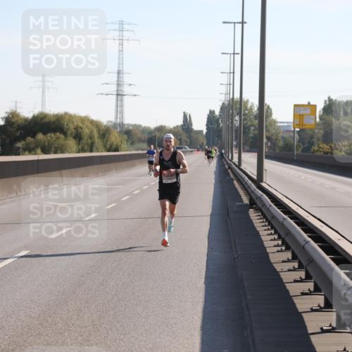 03.10.2025 - Köhlbrandbrückenlauf Yannick Fuchs http://msf.ph/oto/9174990 03.10.2025 11:10:44 Position 3  meine-sportfotos.de