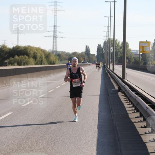 03.10.2025 - Köhlbrandbrückenlauf Yannick Fuchs http://msf.ph/oto/9174994 03.10.2025 11:10:45 Position 3  meine-sportfotos.de