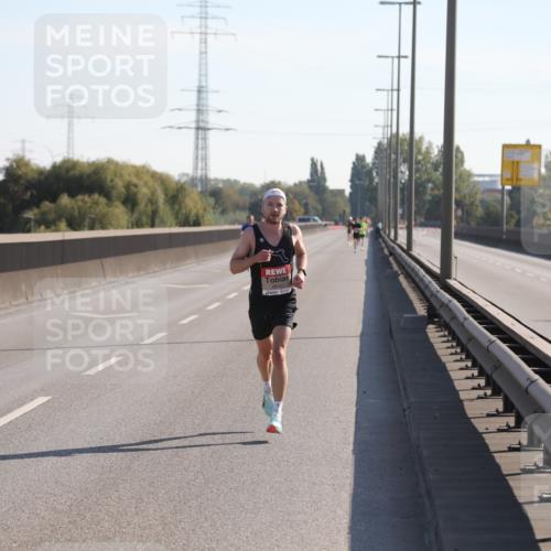 03.10.2025 - Köhlbrandbrückenlauf Yannick Fuchs http://msf.ph/oto/9174997 03.10.2025 11:10:45 Position 3 6610 meine-sportfotos.de