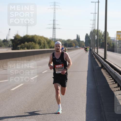 03.10.2025 - Köhlbrandbrückenlauf Yannick Fuchs http://msf.ph/oto/9175002 03.10.2025 11:10:47 Position 3 6610 meine-sportfotos.de