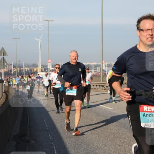 03.10.2025 - Köhlbrandbrückenlauf Yannick Fuchs http://msf.ph/oto/9175004 03.10.2025 08:44:37 Position 2 3032, 1408 meine-sportfotos.de