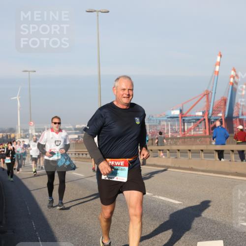 03.10.2025 - Köhlbrandbrückenlauf Yannick Fuchs http://msf.ph/oto/9175020 03.10.2025 08:44:38 Position 2 3032 meine-sportfotos.de