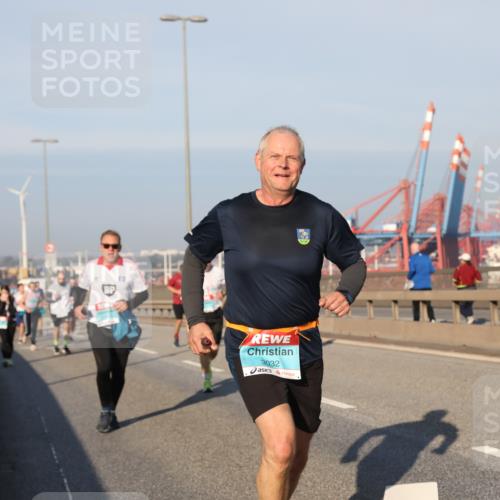 03.10.2025 - Köhlbrandbrückenlauf Yannick Fuchs http://msf.ph/oto/9175025 03.10.2025 08:44:39 Position 2 3032 meine-sportfotos.de