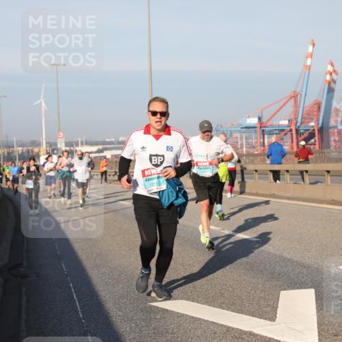 03.10.2025 - Köhlbrandbrückenlauf Yannick Fuchs http://msf.ph/oto/9175045 03.10.2025 08:44:40 Position 2 1371 meine-sportfotos.de