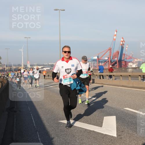 03.10.2025 - Köhlbrandbrückenlauf Yannick Fuchs http://msf.ph/oto/9175051 03.10.2025 08:44:40 Position 2 1371 meine-sportfotos.de