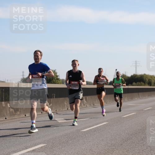 03.10.2025 - Köhlbrandbrückenlauf Yannick Fuchs http://msf.ph/oto/9175052 03.10.2025 11:10:58 Position 3 4033 meine-sportfotos.de