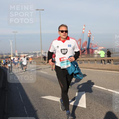 03.10.2025 - Köhlbrandbrückenlauf Yannick Fuchs http://msf.ph/oto/9175059 03.10.2025 08:44:41 Position 2 1371 meine-sportfotos.de