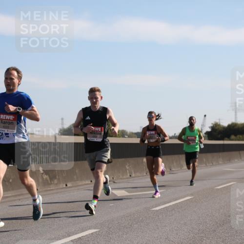 03.10.2025 - Köhlbrandbrückenlauf Yannick Fuchs http://msf.ph/oto/9175060 03.10.2025 11:10:58 Position 3 4033, 4004 meine-sportfotos.de