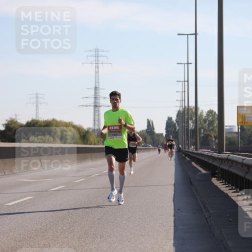03.10.2025 - Köhlbrandbrückenlauf Yannick Fuchs http://msf.ph/oto/9175106 03.10.2025 11:11:07 Position 3 4010, 6280 meine-sportfotos.de