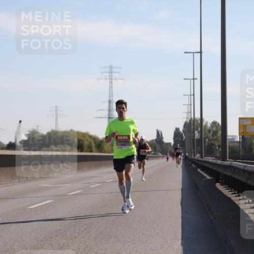 03.10.2025 - Köhlbrandbrückenlauf Yannick Fuchs http://msf.ph/oto/9175109 03.10.2025 11:11:08 Position 3 6280 meine-sportfotos.de