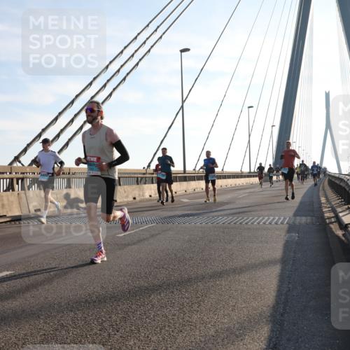 03.10.2025 - Köhlbrandbrückenlauf Yannick Fuchs http://msf.ph/oto/9175121 03.10.2025 08:23:51 Position 1  meine-sportfotos.de
